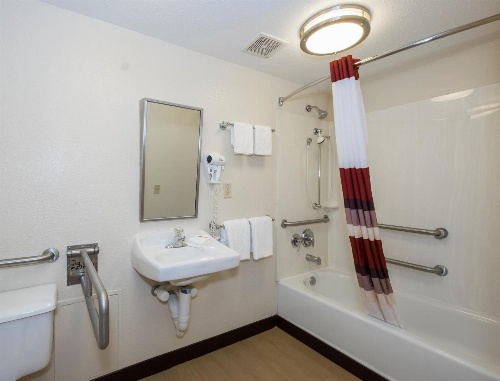 Red Roof Inn Milford - New Haven image 2