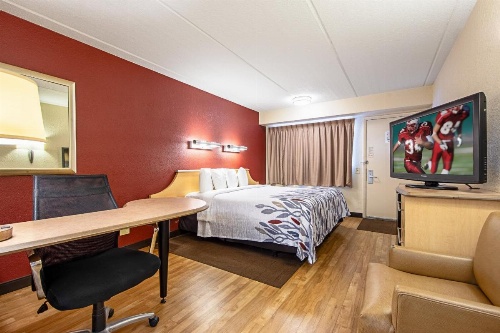 Red Roof Inn Milford - New Haven image 23