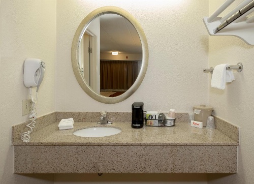Red Roof Inn Milford - New Haven image 3