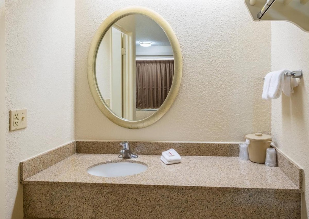 Red Roof Inn Milford - New Haven Image 5